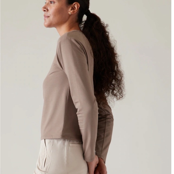 NWT Athleta Essential Top - Medium Pyrite - Picture 3 of 4